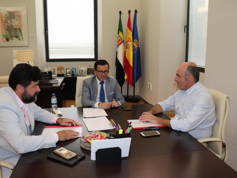 Encuentro con el presidente de la Diputación Provincial de Badajoz