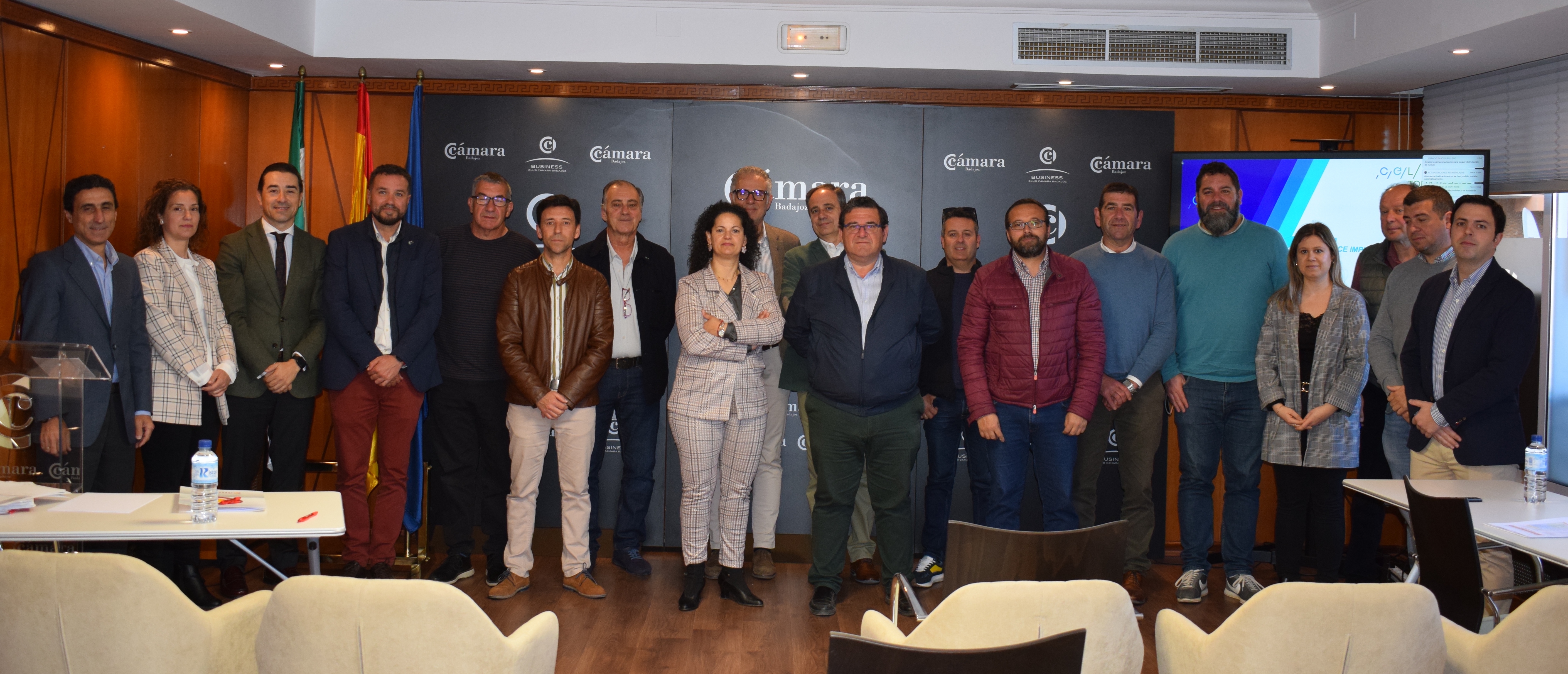 Cámara Badajoz y trece municipios de la provincia ponen en marcha un proyecto de Comunidad Energética Local