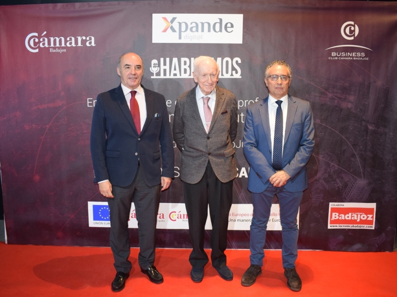  Leopoldo Abadía aborda la digitalización de las empresas en un nuevo encuentro HABLAMOS de la Cámara de Badajoz