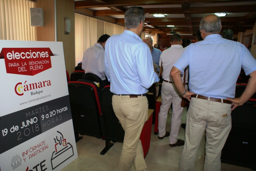 1.993 votos en las Elecciones a la Cámara de Comercio de Badajoz a las 14 horas