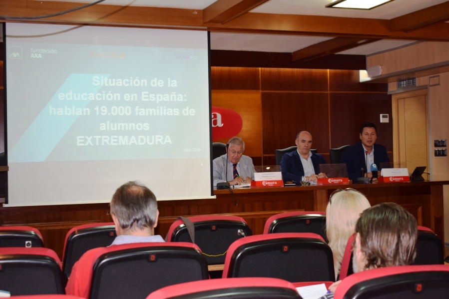 Los padres extremeños, los más descontentos con la educación que reciben sus hijos