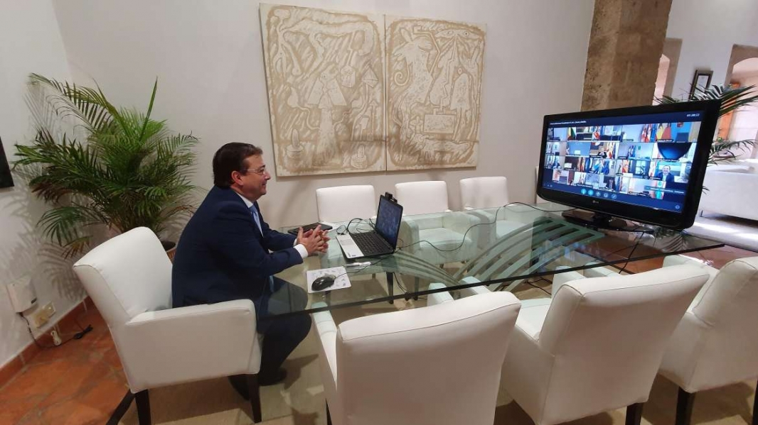 Fernández Vara avanza que el Consejo de Gobierno iniciará esta semana la agenda para la reactivación económica de la región