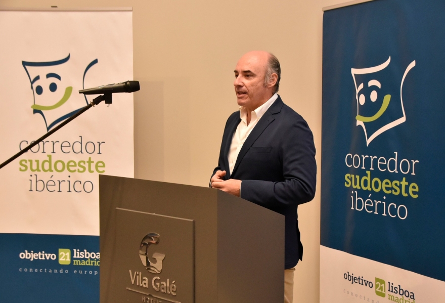El presidente de la Cámara participa en un acto para el impulso del Corredor del Sudoeste Ibérico
