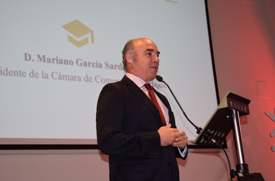 Graduación y entrega de diplomas de la tercera promoción de nuestro Grado en Derecho y la XXVI edición de nuestro Máster en Tributación