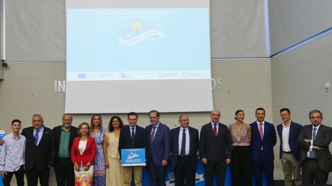 Electrolineras autosostenibles a través de energía solar, proyecto ganador del Programa de Emprendimiento Universitario del Consejo Social de la Universidad de Extremadura