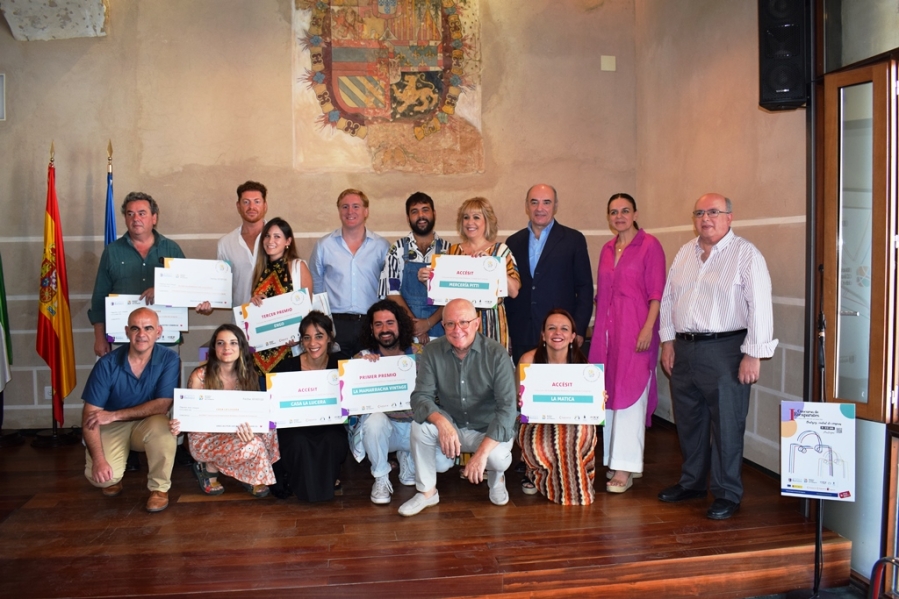 La mamarracha vintage gana el Concurso de Escaparates Badajoz, Ciudad de Compras