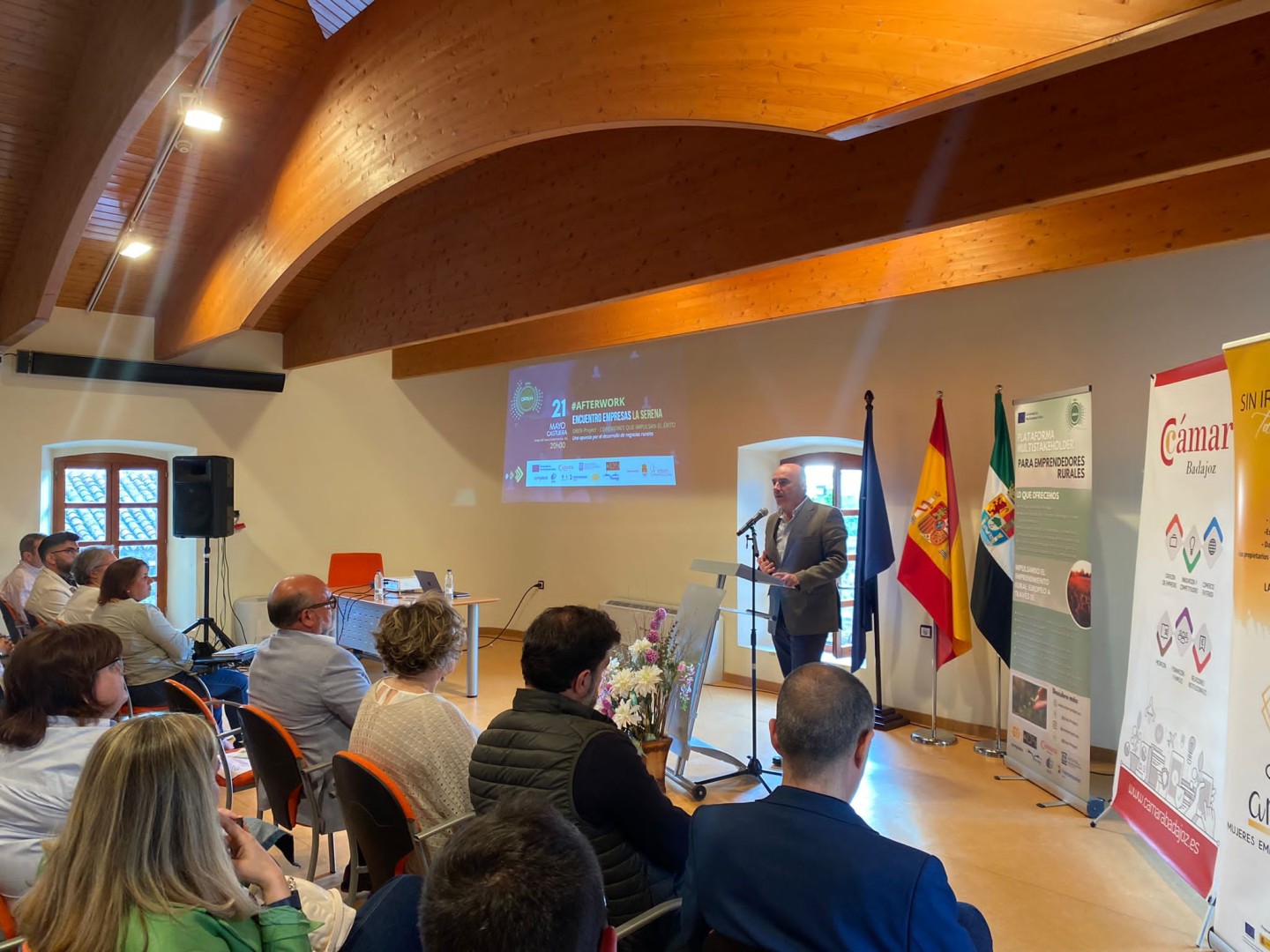 Encuentro con empresas de la Serena en Castuera