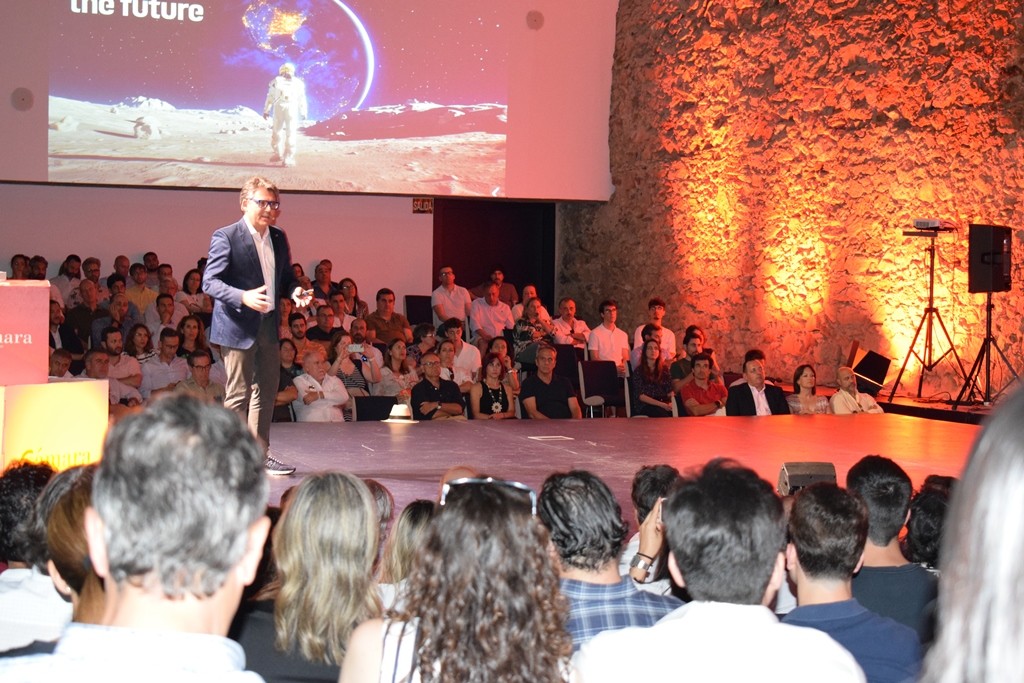 Marc Vidal analiza el futuro en un nuevo encuentro empresarial HABLAMOS de la Cámara de Badajoz