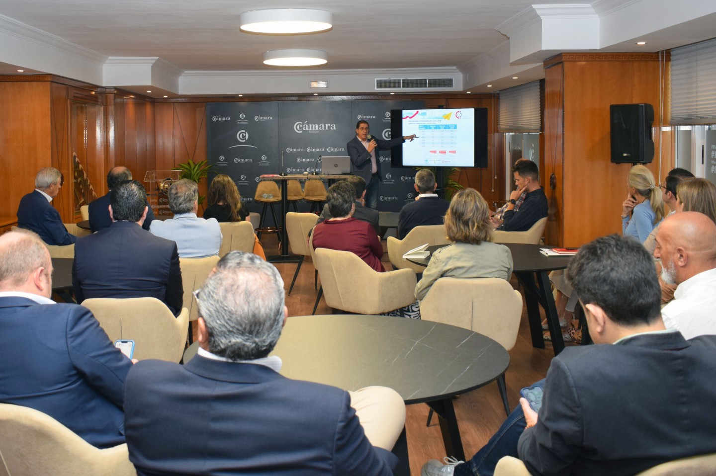 Oscilaciones en el crecimiento económico extremeño en los últimos meses