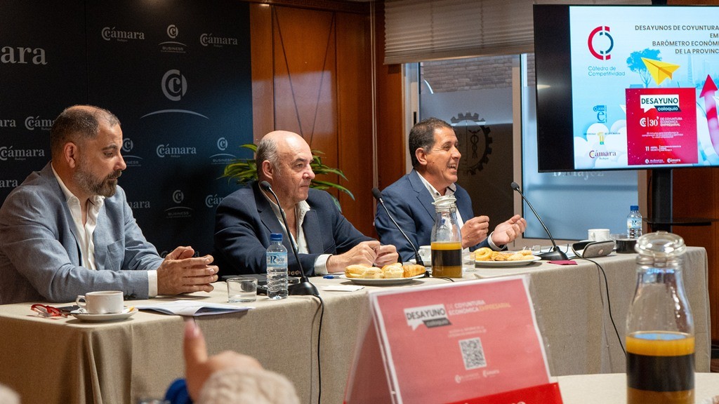 La Cátedra de la Cámara apunta a una recuperación moderada de la economía provincial y analiza la repercusión de los aranceles de EEUU