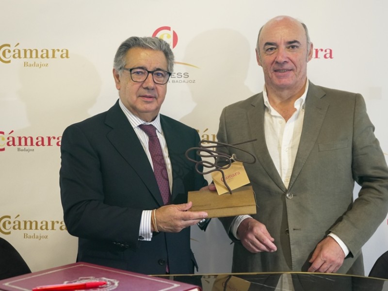 Juan Ignacio Zoido aborda los retos y oportunidades de la geopolítica europea en un nuevo desayuno empresarial de la Cámara