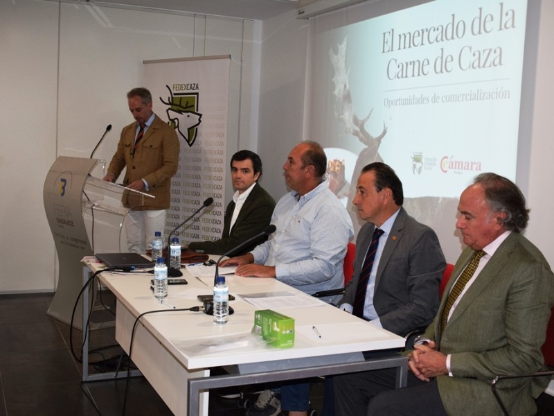 Cámara Badajoz y Fedexcaza analizan la comercialización de la carne de caza en una jornada empresarial
