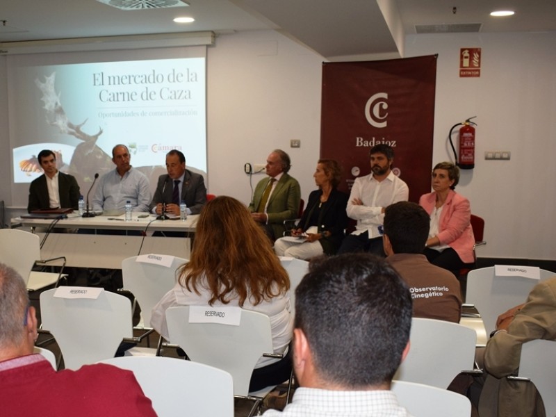 Cámara Badajoz y Fedexcaza analizan la comercialización de la carne de caza en una jornada empresarial
