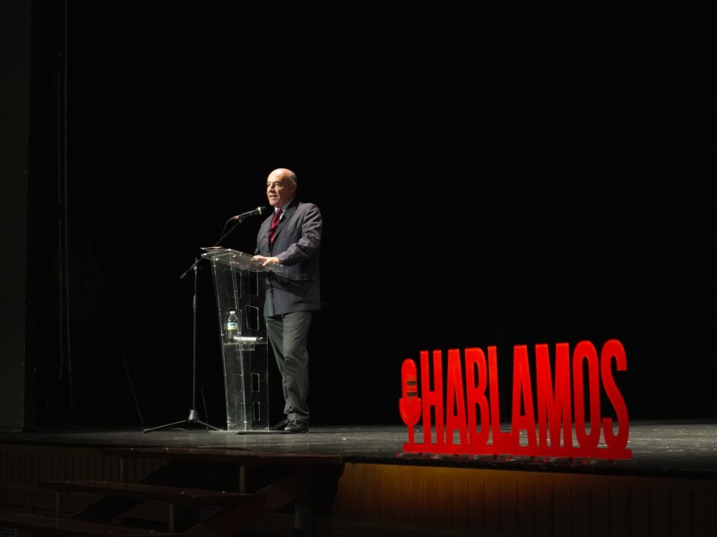 Éxito del encuentro #HABLAMOS de la Cámara con Luis Galindo en Almendralejo