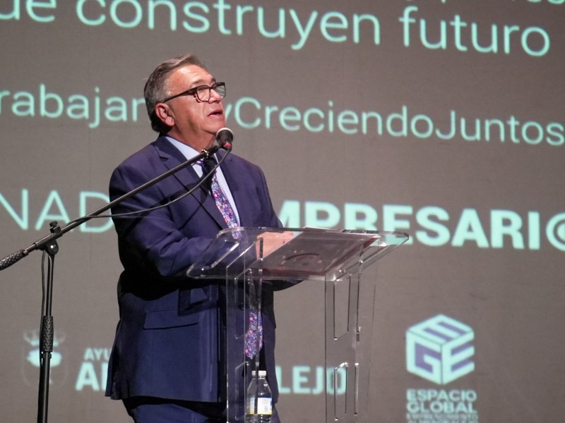 Éxito del encuentro #HABLAMOS de la Cámara con Luis Galindo en Almendralejo