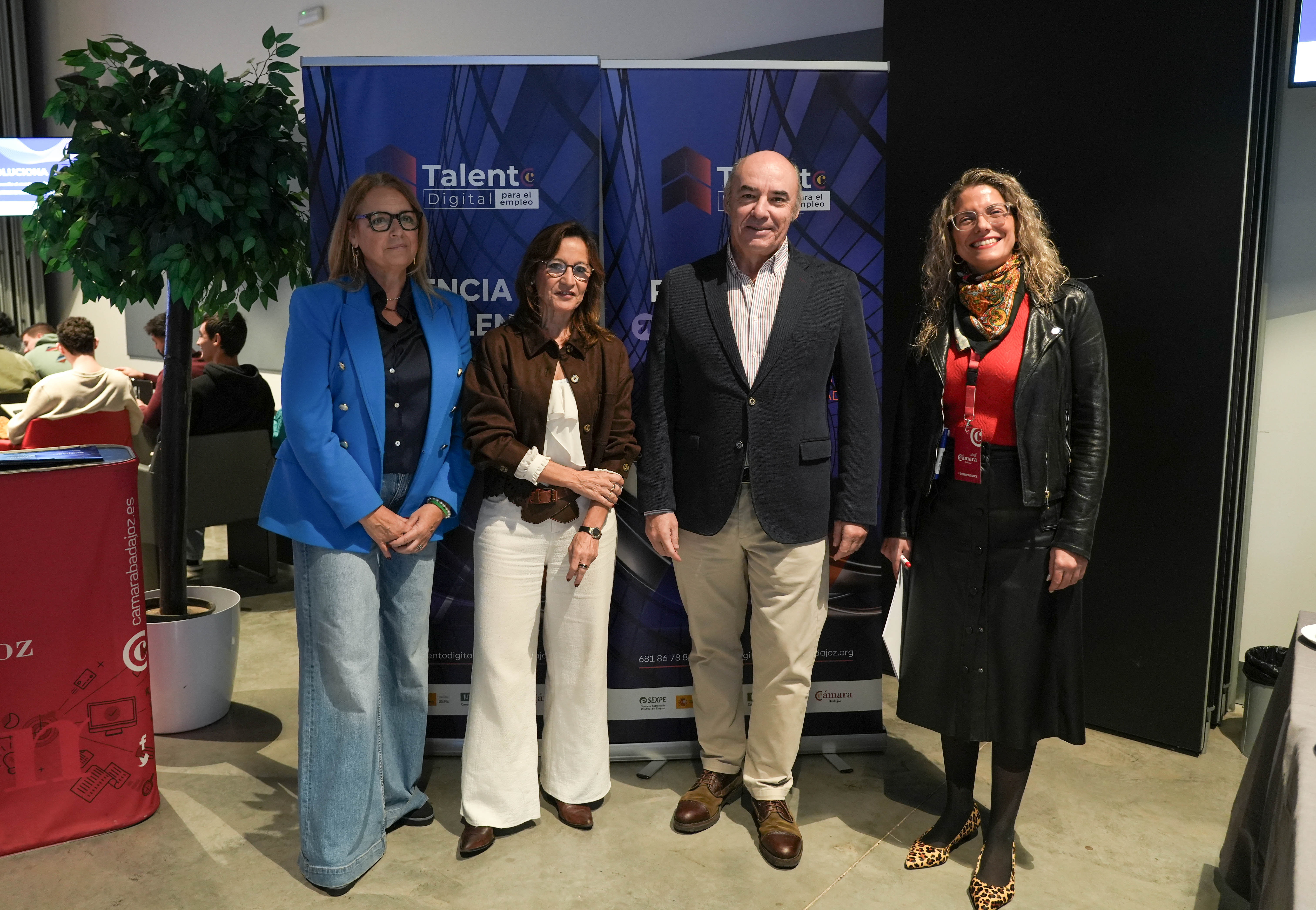 300 alumnos formados en competencias digitales con el Programa Talento Digital para el Empleo de Cámara y SEXPE