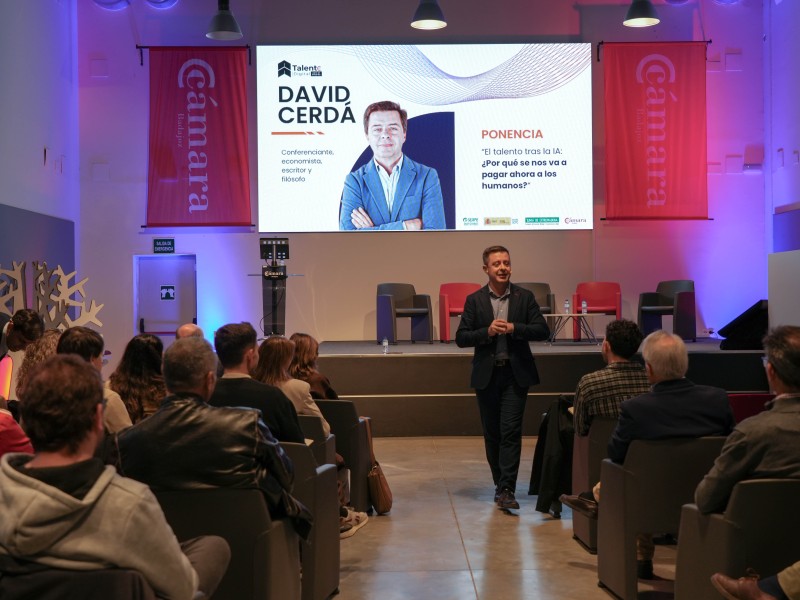 300 alumnos formados en competencias digitales con el Programa Talento Digital para el Empleo de Cámara y SEXPE