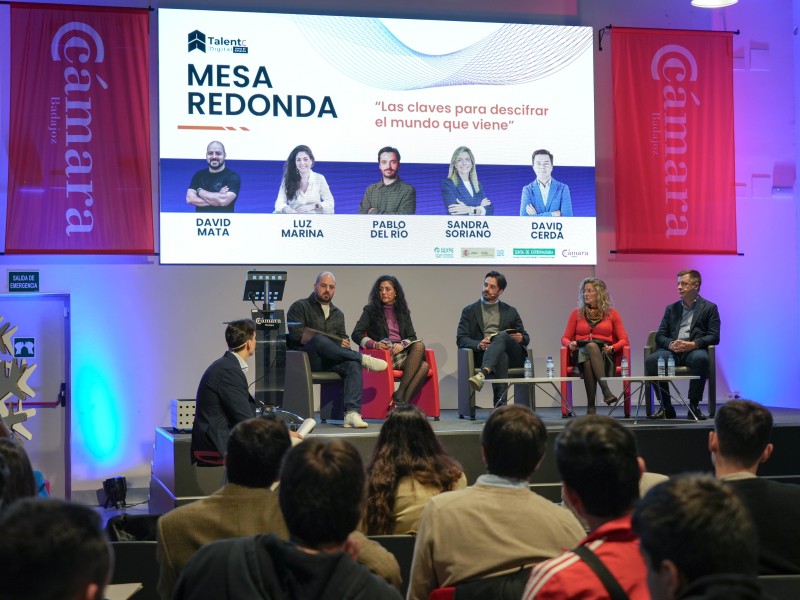 300 alumnos formados en competencias digitales con el Programa Talento Digital para el Empleo de Cámara y SEXPE