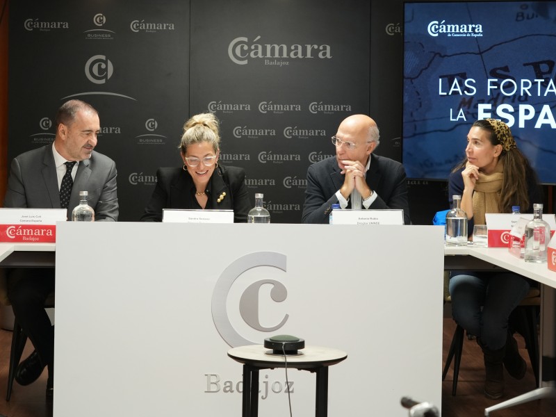 La Cámara de Comercio de Badajoz acoge el debate ‘Las Fortalezas de la España Plural’