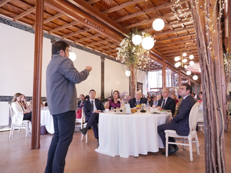 La Cámara de Badajoz analiza el impacto de la geopolítica en la empresa junto a Eduardo Saldaña en una nueva jornada de Mayo Financiero
