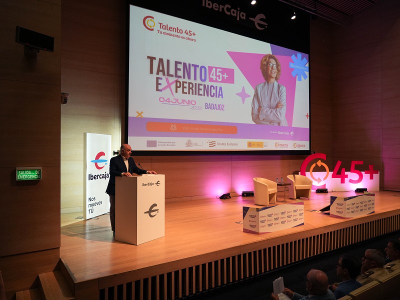 Encuentros 45+ Experiencia reúne a más de 800 participantes en Badajoz para impulsar la empleabilidad del talento sénior