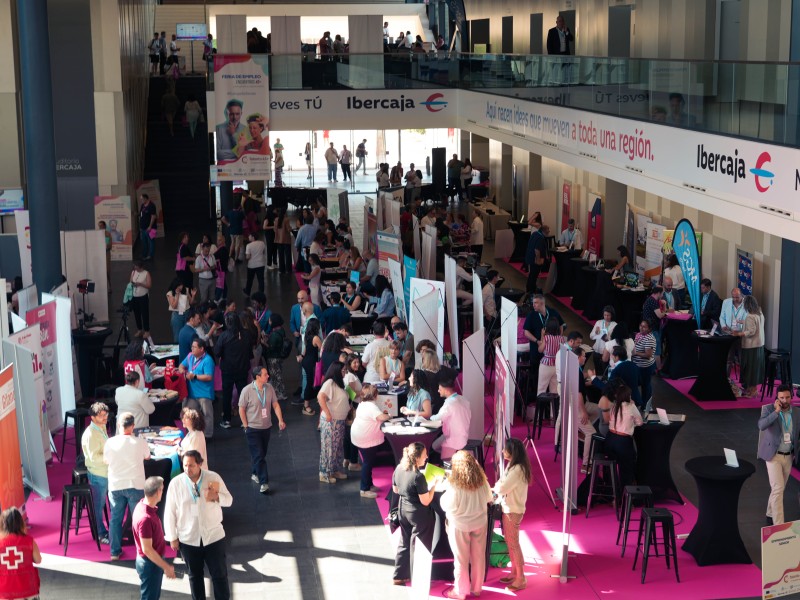 Encuentros 45+ Experiencia reúne a más de 800 participantes en Badajoz para impulsar la empleabilidad del talento sénior
