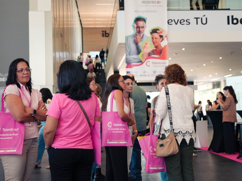 Encuentros 45+ Experiencia reúne a más de 800 participantes en Badajoz para impulsar la empleabilidad del talento sénior