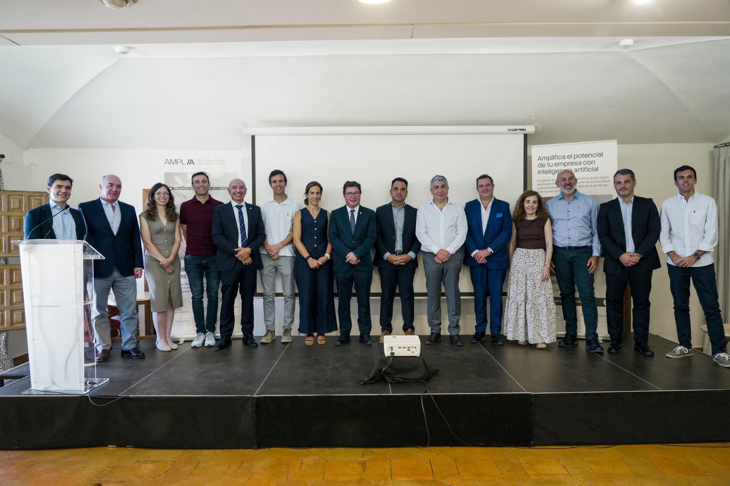 Doce empresas extremeñas completan con éxito el Programa AMPLIA