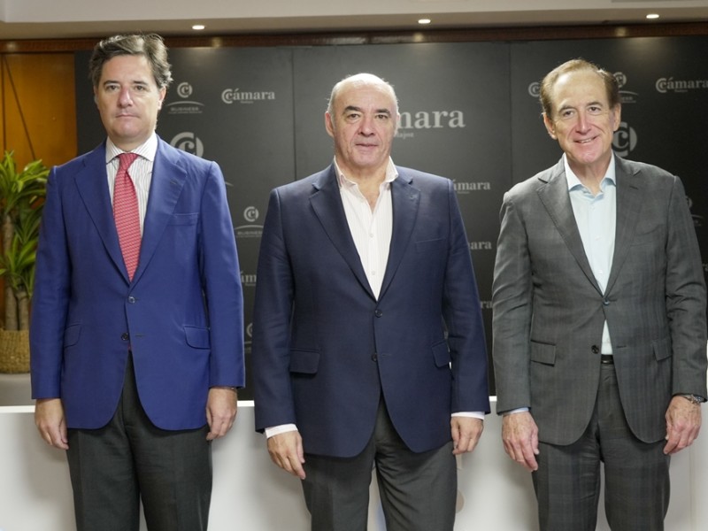 La Cámara de Comercio de Badajoz, La Cámara de España y el Consejo Social de la Universidad de Extremadura firman una alianza estratégica para impulsar el emprendimiento y el talento en la provincia