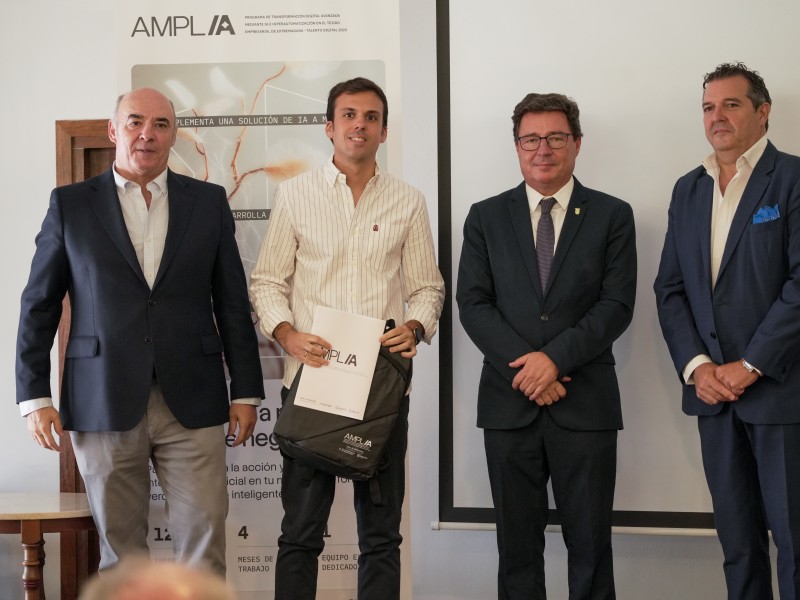 Doce empresas extremeñas completan con éxito el Programa AMPLIA