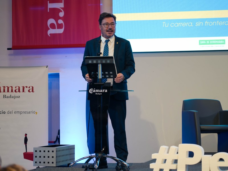 Clausura de la primera edición del Máster en Comercio Internacional que imparte la Universidad de Extremadura en colaboración con la Junta de Extremadura y la Cámara de Badajoz