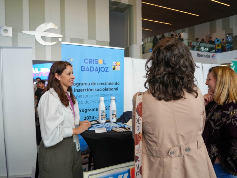 La Feria del Talento Joven de la Cámara de Comercio de Badajoz reúne a más de 1.500 asistentes y conecta talento con oportunidades de empleo