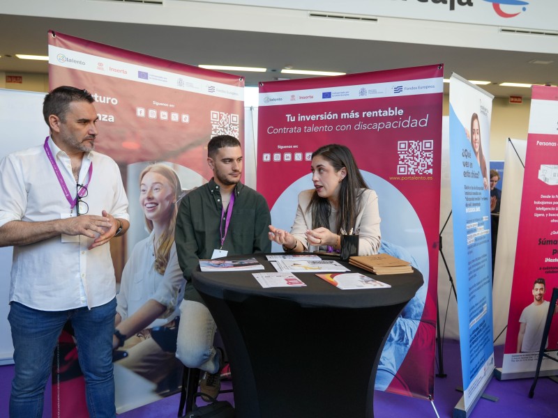 La Feria del Talento Joven de la Cámara de Comercio de Badajoz reúne a más de 1.500 asistentes y conecta talento con oportunidades de empleo
