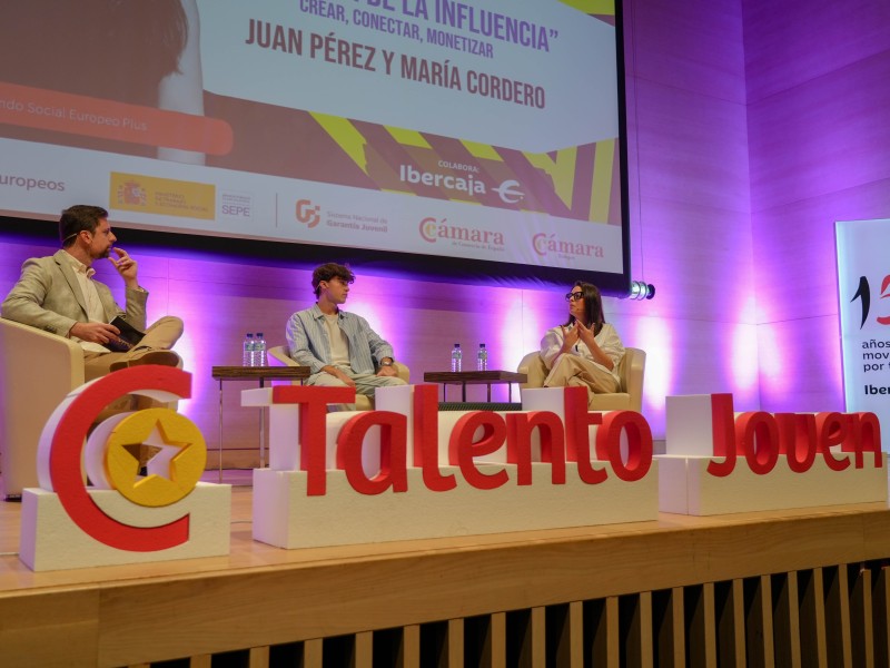 La Feria del Talento Joven de la Cámara de Comercio de Badajoz reúne a más de 1.500 asistentes y conecta talento con oportunidades de empleo