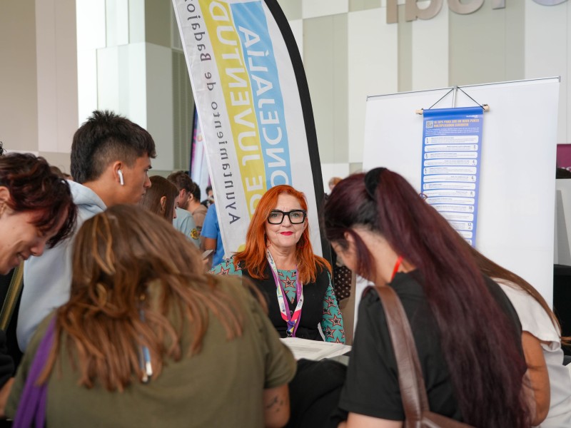 La Feria del Talento Joven de la Cámara de Comercio de Badajoz reúne a más de 1.500 asistentes y conecta talento con oportunidades de empleo