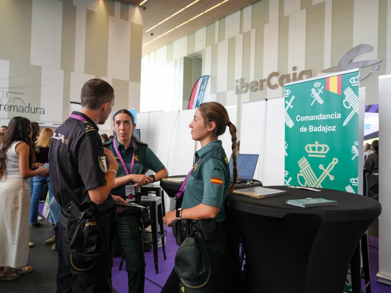 La Feria del Talento Joven de la Cámara de Comercio de Badajoz reúne a más de 1.500 asistentes y conecta talento con oportunidades de empleo